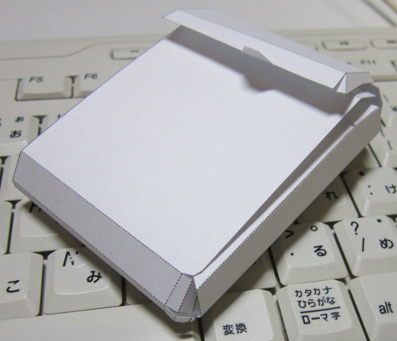 mieki256's diary - PC-6001のペーパークラフトを自作してみた
